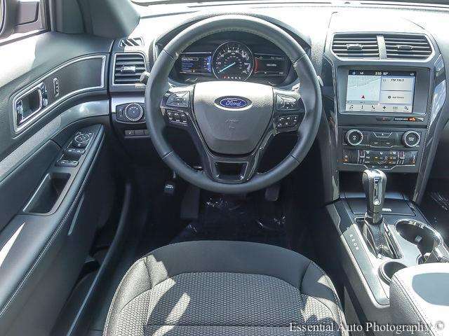 Ford Explorer 2017 photo 13